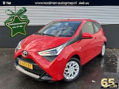 Toyota Aygo - 1.0 VVT-i x-play Automaat Navigatie, Airconditioning, Achteruitrijcamera, Bluetooth, Centr