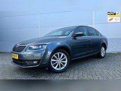 Skoda Octavia - 1.0 TSI Greentech DSG Aut, Schuifdak, Navi, Orig Ned