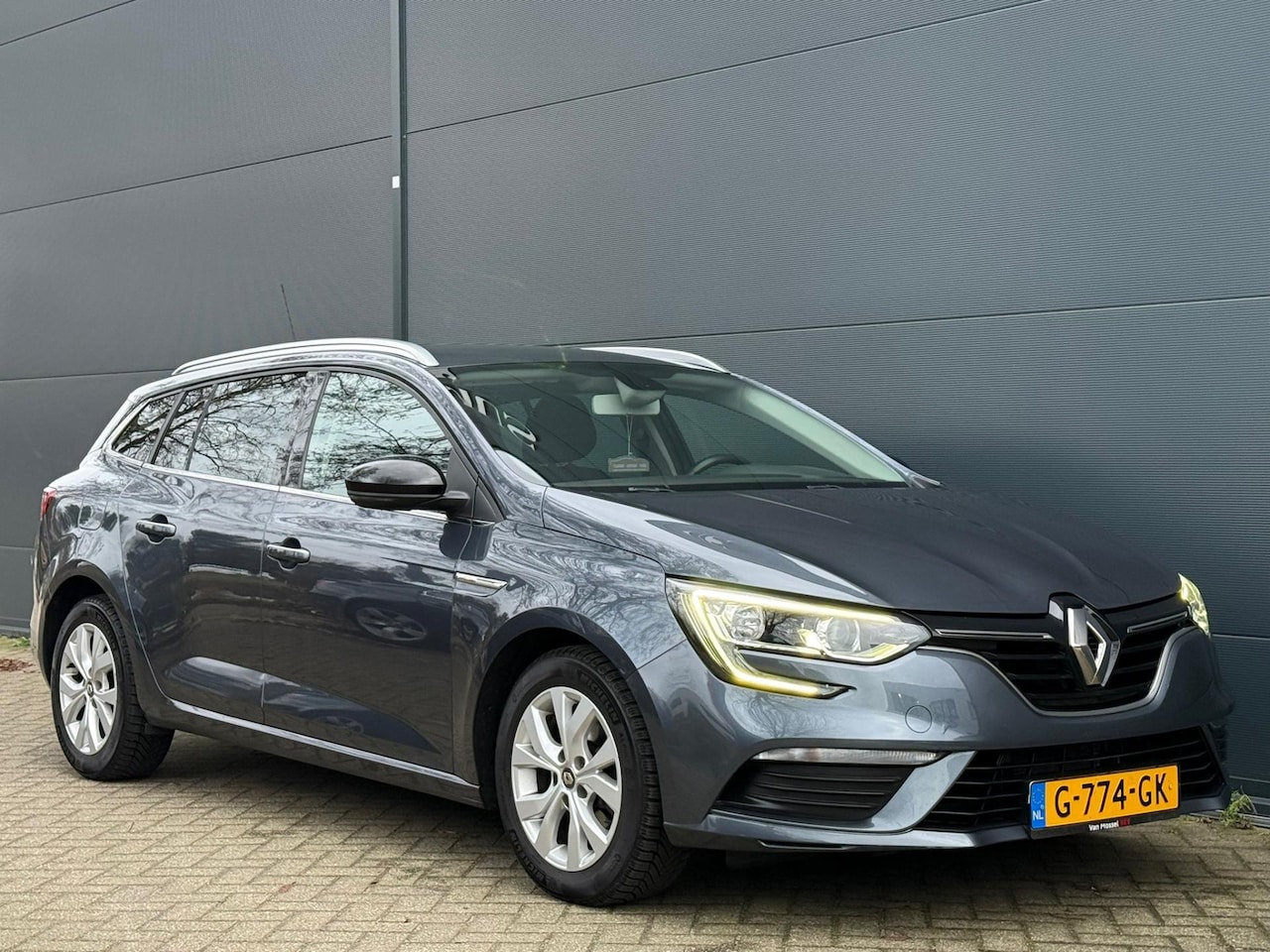 Renault Mégane Estate - 1.3 TCe Limited NAVI | 1STE EIEGNAAR | PKRSENSOR | CRUISE | KEYLESS | BTW - AutoWereld.nl