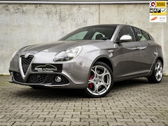 Alfa Romeo Giulietta - 1.4 Turbo | Panorama dak | Navigatie | Clima | Cruise | Metalic | Stoelverw. | Trekhaak af