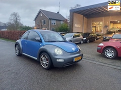 Volkswagen New Beetle - 2.0 Highline Two Toned