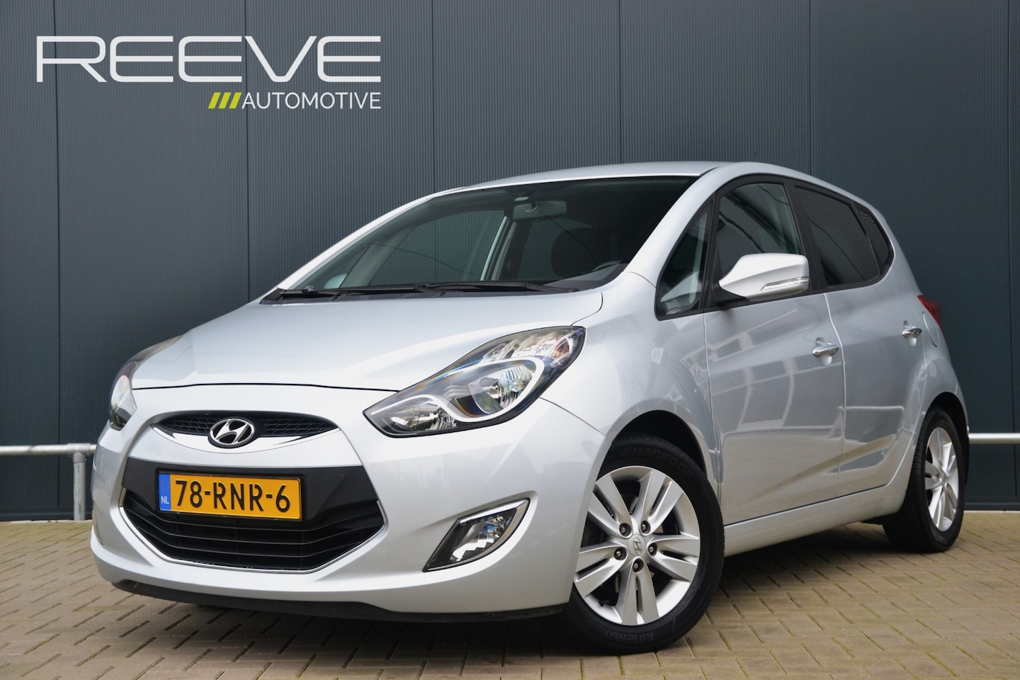 Hyundai ix20 - 1.6i i-Vision Automaat | 126pk | Navigatie | Camera | Cruise Control | Climate Control - AutoWereld.nl