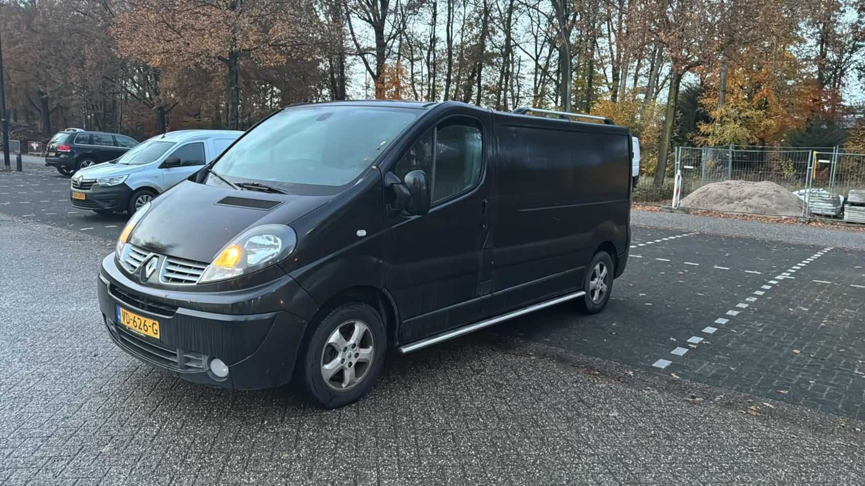 Renault Trafic - 2.0 dCi T29 L2H1 DC Eco 186.000 Nap Airco Lang Zwart 2013 - AutoWereld.nl