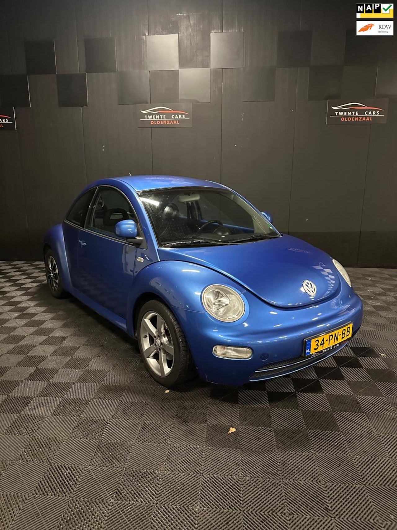 Volkswagen New Beetle - 2.0 Highline | Airco | - AutoWereld.nl