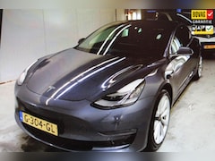 Tesla Model 3 - Long Range AWD 75 kWh 1e EIG. / 19 " LM / AUTOPILOT/ LEER / PANODAK / INCL. BTW