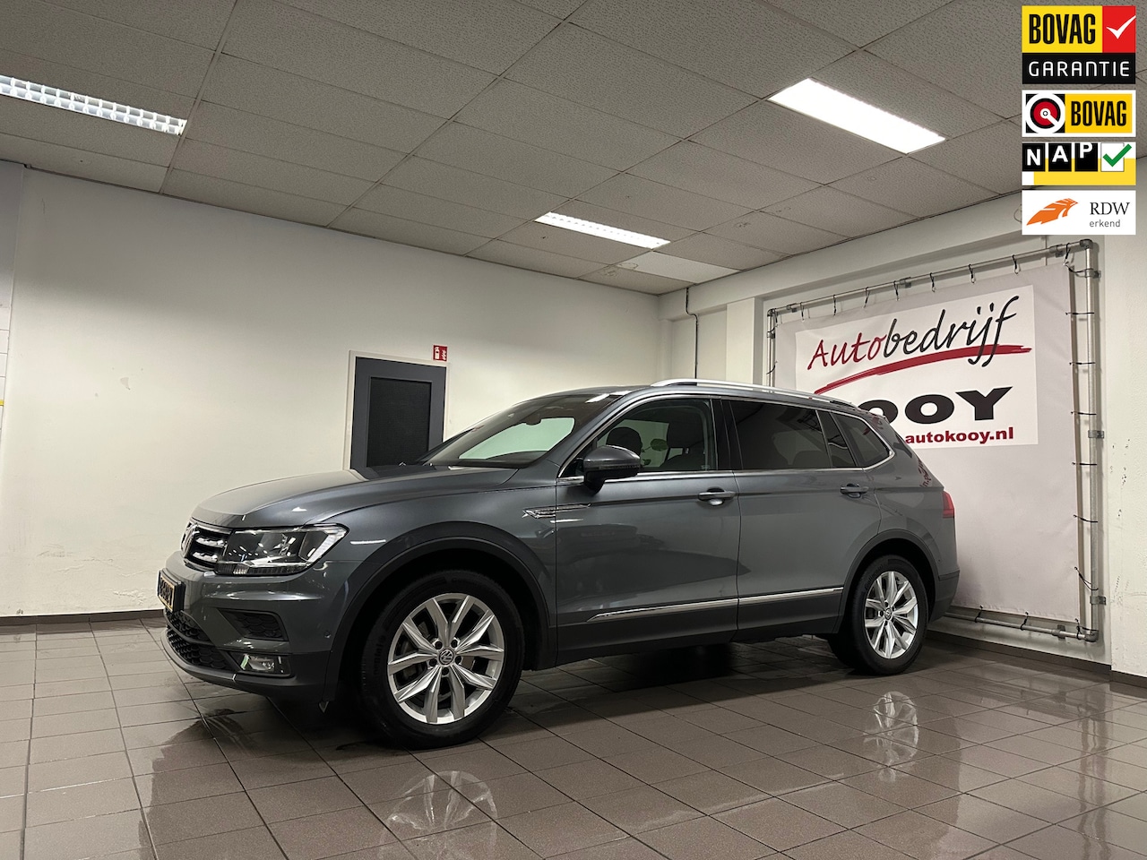 Volkswagen Tiguan Allspace - 1.4 TSI Comfortline Business * Automaat / Panoramadak / Virtual cockpit / Trekhaak * - AutoWereld.nl