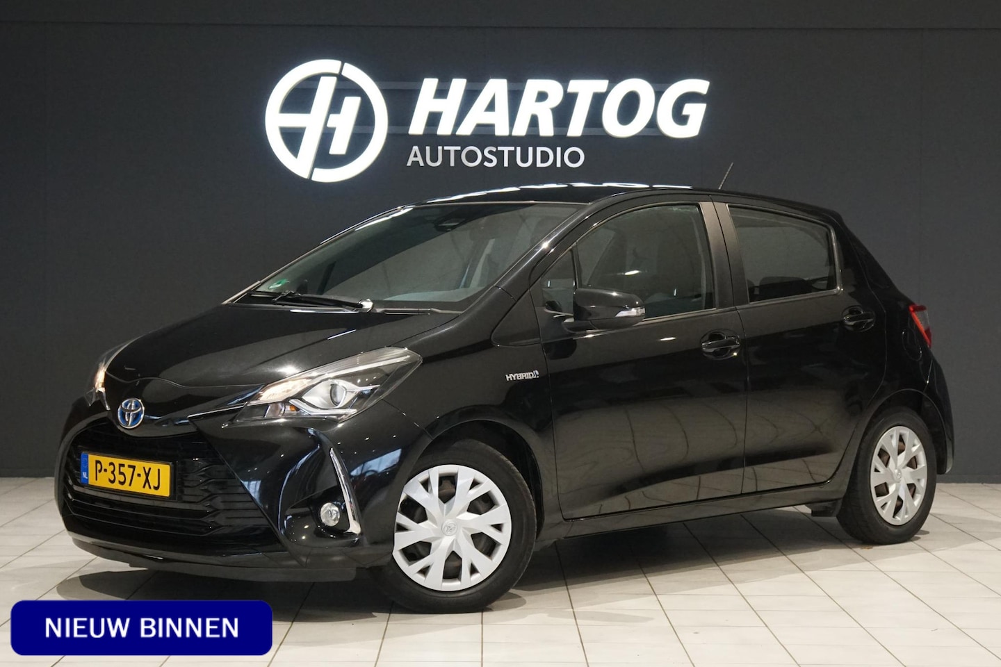 Toyota Yaris - 1.5 Hybrid Active + CAMERA / NAVIGATIE / CRUISE CONTROL - AutoWereld.nl