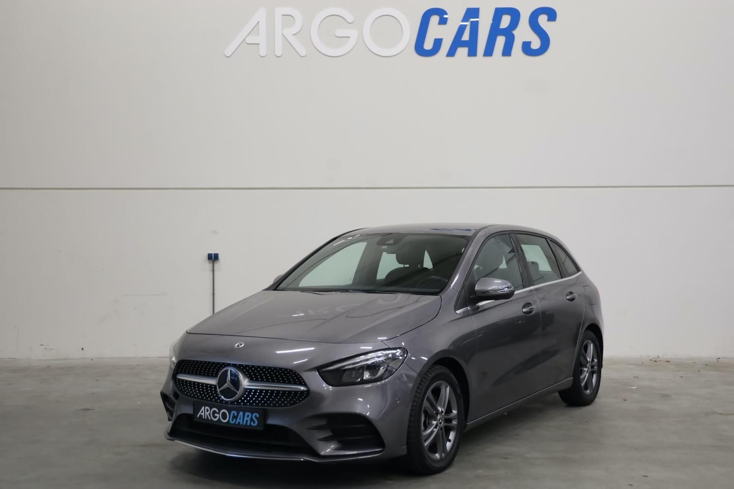 Mercedes-Benz B-klasse - 200d AMG Styling / Camera / PDC / Blis / LED / Grote scherm / Multibeam Lease v/a € 171,- - AutoWereld.nl