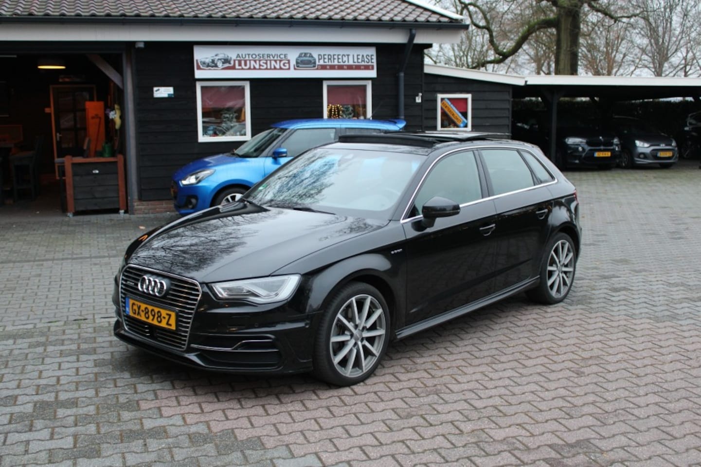 Audi e-tron - A3 1.4 E-TRON Ambition S-Line Panodak Leer  BenO Full Options - AutoWereld.nl