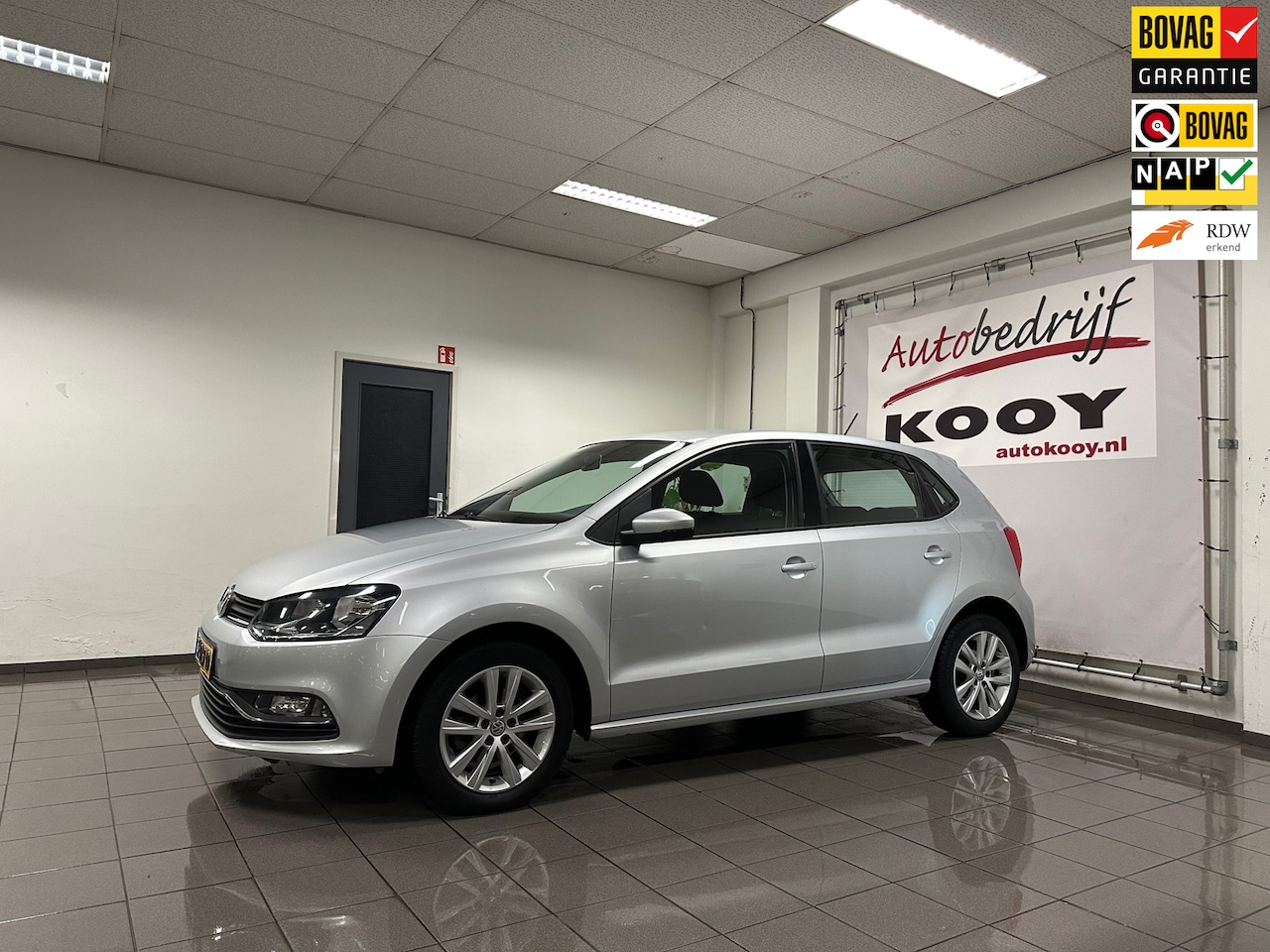 Volkswagen Polo - 1.2 TSI Comfortline Connected Series * Automaat / LM Velgen / Cruise control / Airco * - AutoWereld.nl