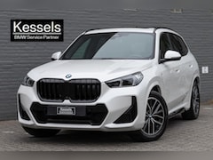 BMW X1 - 18I / M-Sport / Panoramadak / Trekhaak / Head-up