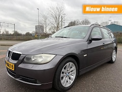 BMW 3-serie - 325XI EXECUTIVE / CRUISE / X DRIVE / BOMVOLL