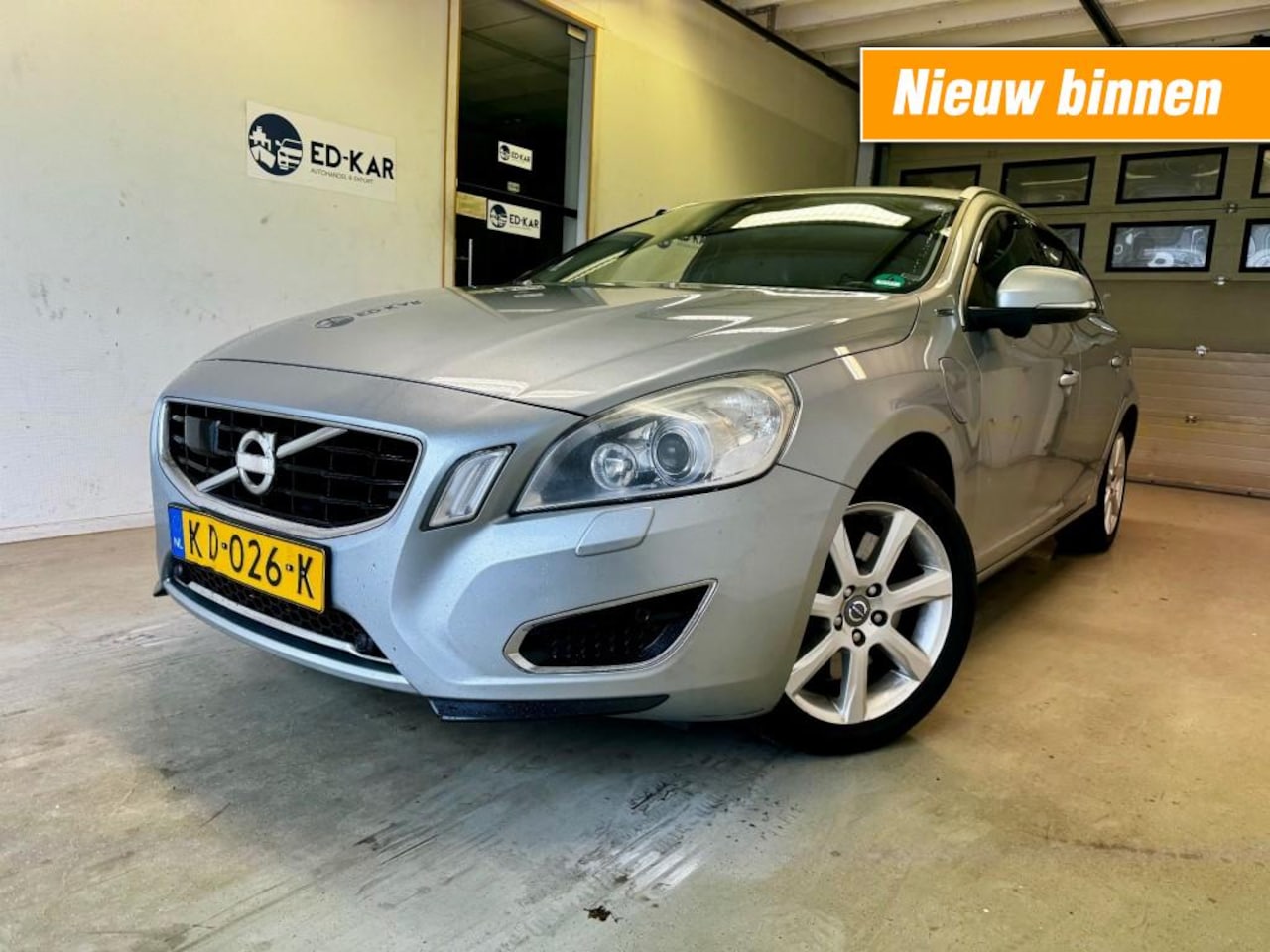 Volvo V60 - 2.4 D6 AWD Plug-In Hybrid Pure Limited VOL OPTIONS - AutoWereld.nl