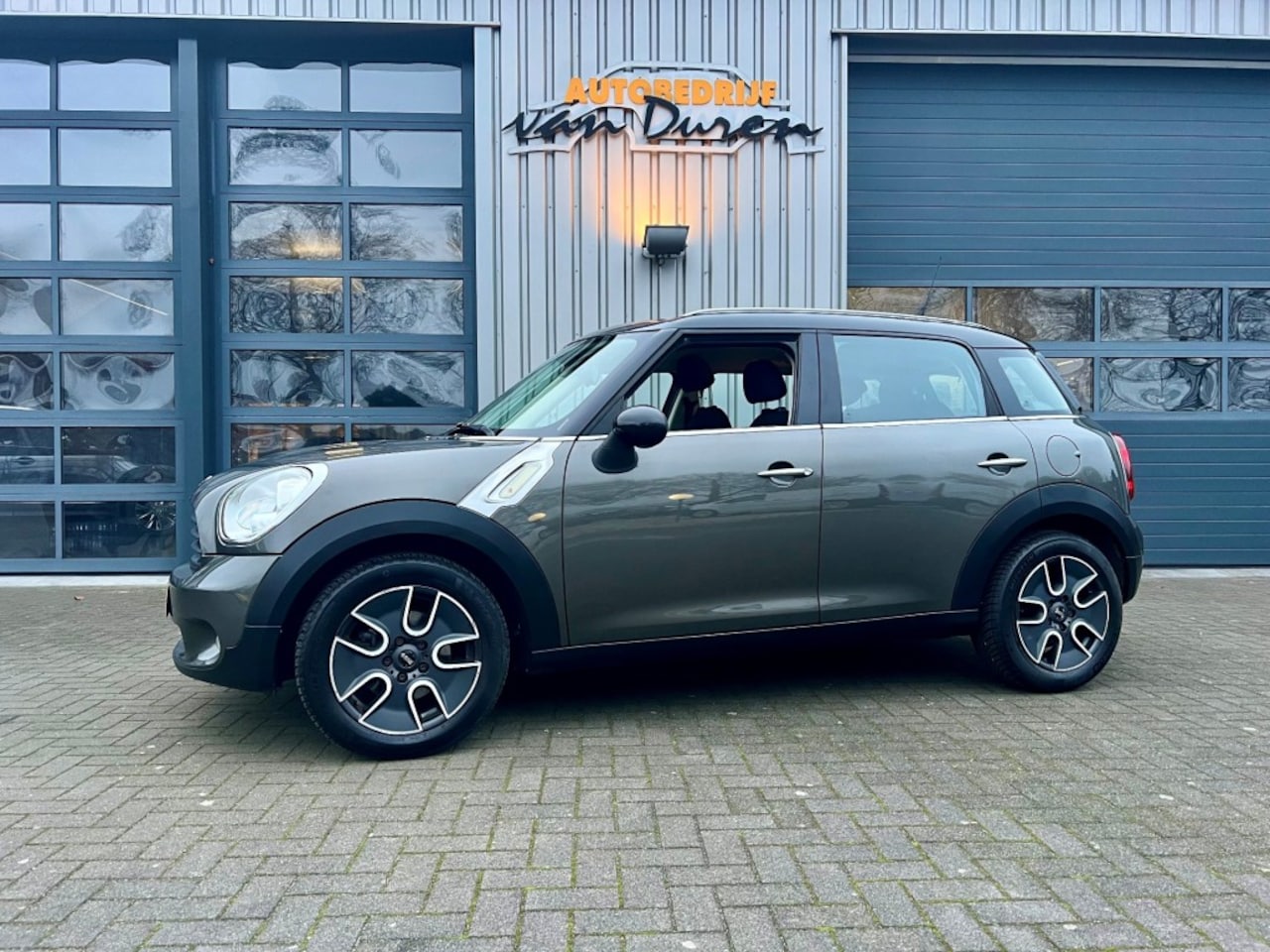 MINI Countryman - 1.6 One 122pk met Cruise/Clima  Navi LM-Velgen 17inch - AutoWereld.nl