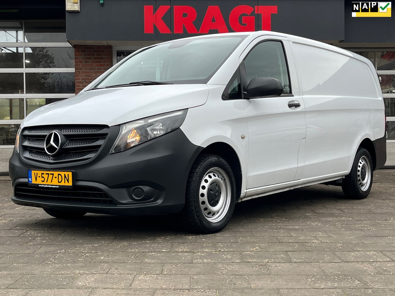 Mercedes-Benz Vito - 114 CDI Lang|NAP|EURO6|airconditioning|cruise control|trekhaak|136pk|elektrische ramen - AutoWereld.nl