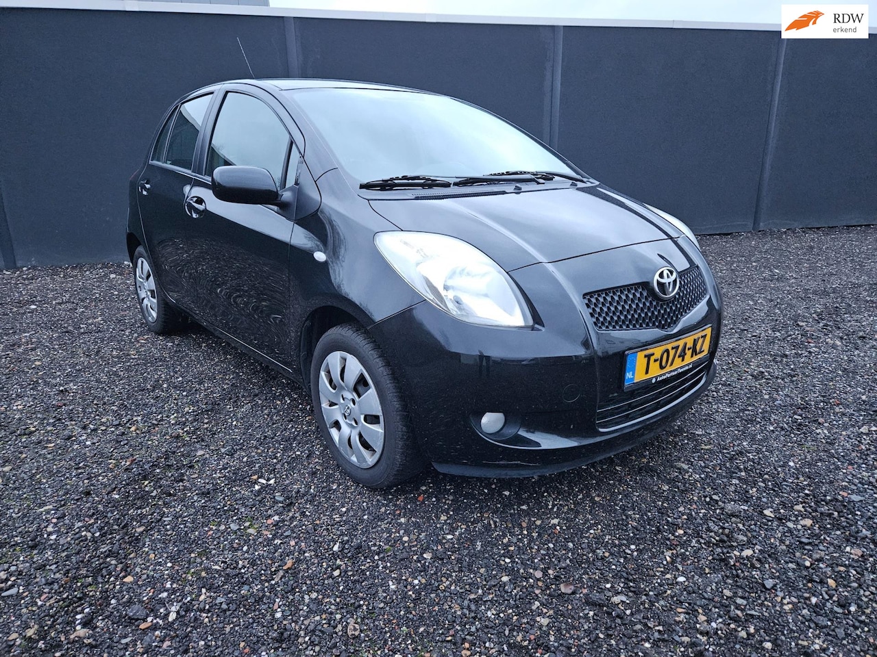 Toyota Yaris - 1.0 VVTi Spirit AIRCO/5-DEURS/EL.RAMEN - AutoWereld.nl