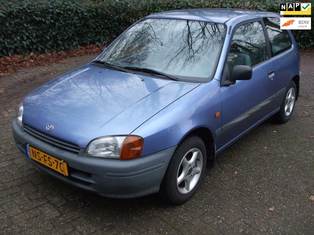 Toyota Starlet - 1.3-16V 2e eigenaar 131 dkm NAP st bekr 3 deurs blauw - AutoWereld.nl