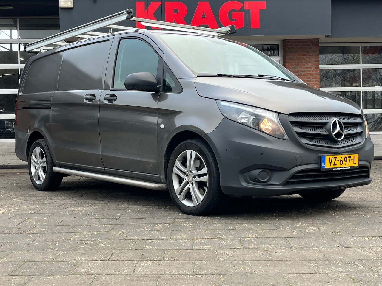 Mercedes-Benz Vito - 114 CDI Lang 114 CDI Lang, AUTOMAAT, Cruise, AIRCO, Dikke deuk, drie zitplaatsen, NAP - AutoWereld.nl