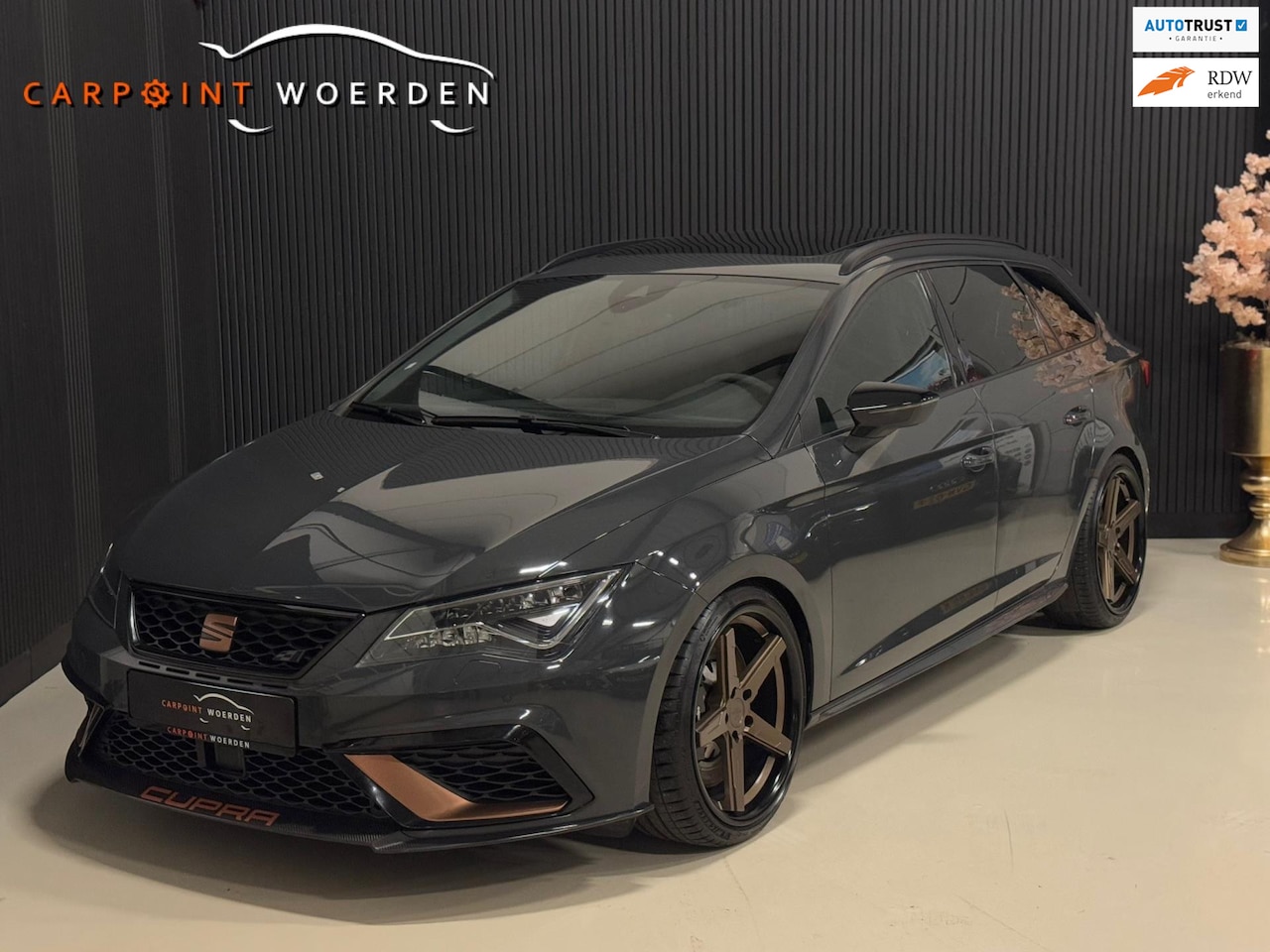 Seat Leon ST - 2.0 TSI CUPRA R 300 4drive | PANO | VIRTUAL | KUIP | VOL! - AutoWereld.nl