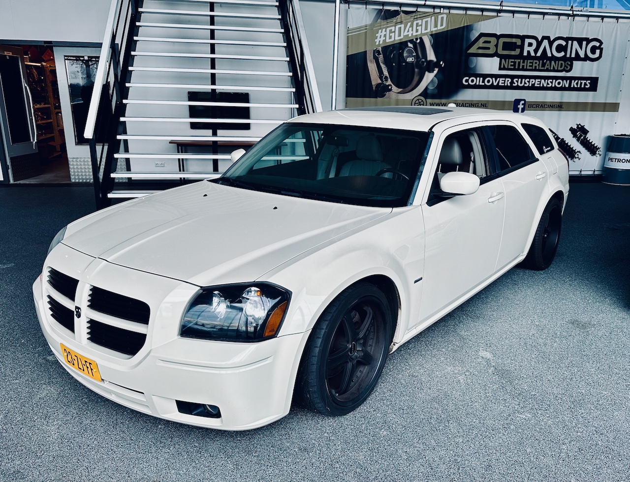 Dodge Magnum - Dodge Magnum (Chrysler 300C) 5.7 V8 Hemi - Nieuwstaat 38k km - AutoWereld.nl