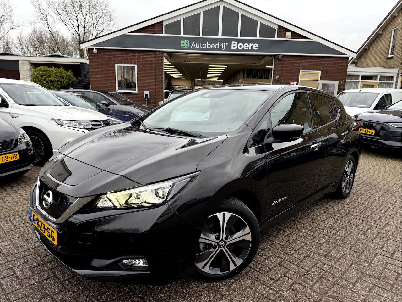 Nissan LEAF - Tekna 40 kWh € 12850,- Subsidie Leer, 360 °Camera, Bose Audio - AutoWereld.nl