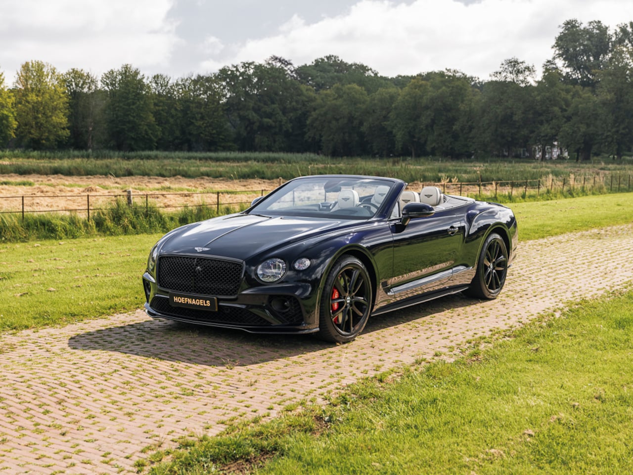 Bentley Continental GTC - 4.0 V8, B&O, Carbon pakket, Mulliner, Bang & Olafsun - AutoWereld.nl