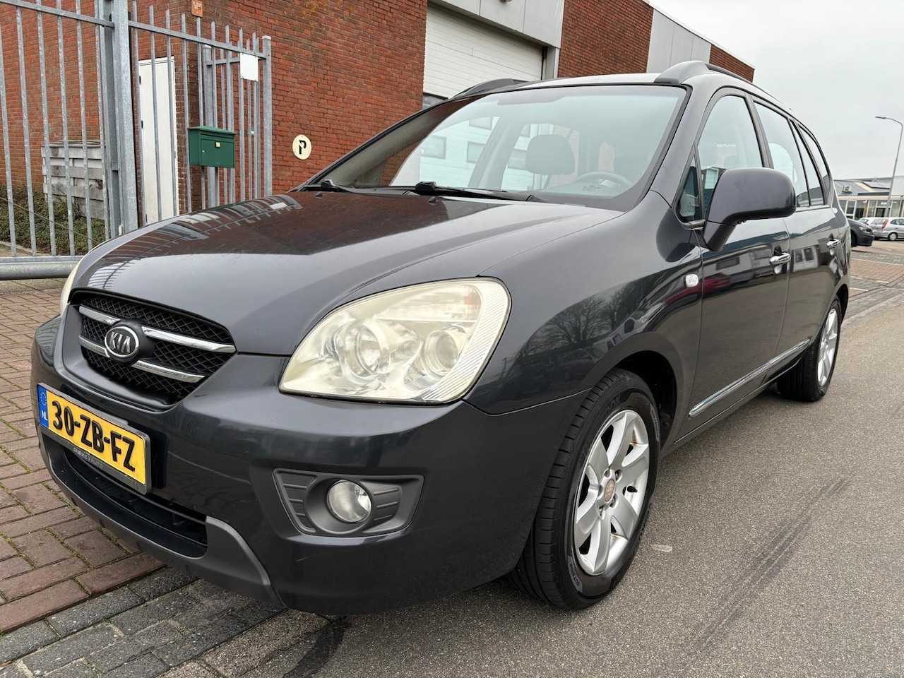 Kia Carens - 2.0 CVVT X-ecutive / Climate / Elek ramen - AutoWereld.nl