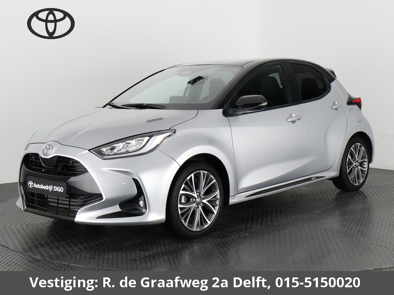 Toyota Yaris - 1.5 Hybrid 130 Executive Bi-Tone | JBL Audio | Stuur- & Stoelverwarming | Navigatie | Head - AutoWereld.nl