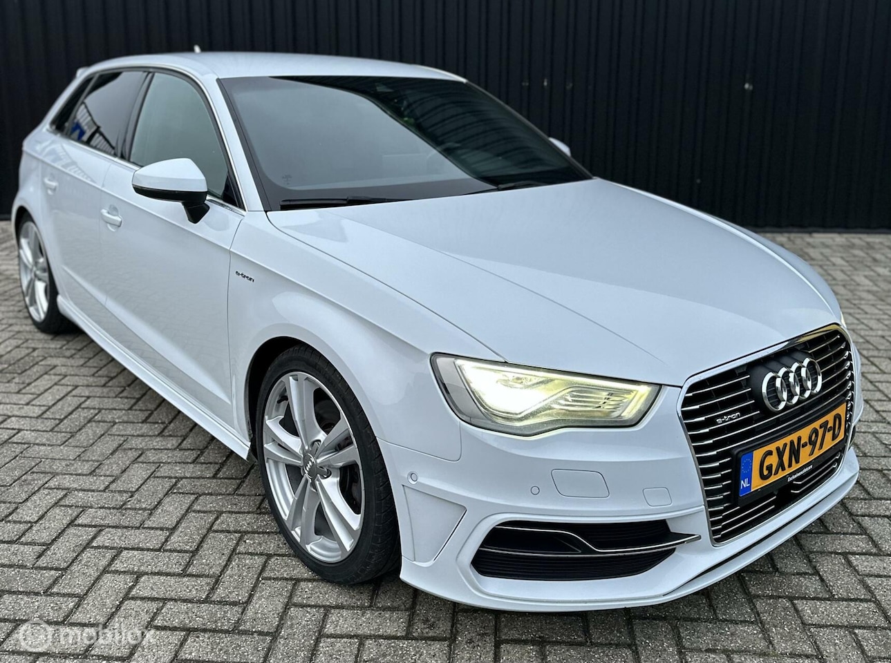 Audi A3 Sportback - 1.4 e-tron PHEV S Line 204pk - AutoWereld.nl