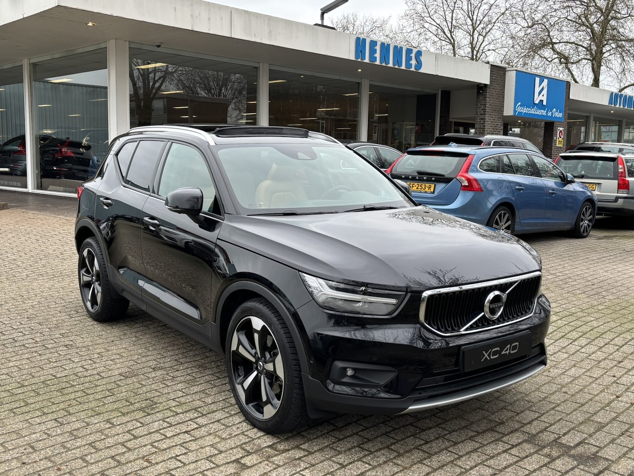 Volvo XC40 - 2.0 T5 AWD Intro Edition Keyless 360 Pano Autopilot - AutoWereld.nl