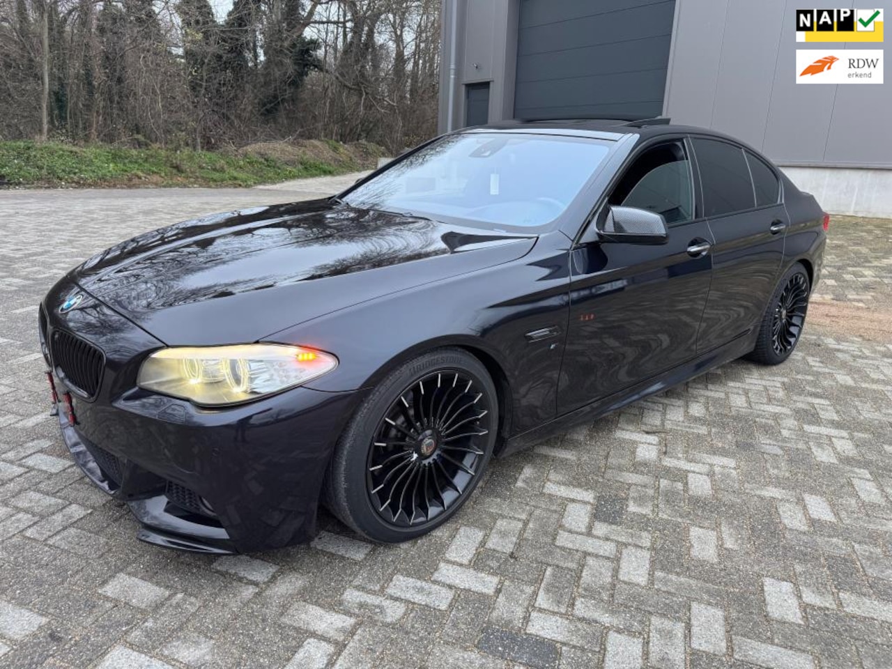 BMW 5-serie - 530d High Executive 360 LineA HeadU M-pack - AutoWereld.nl