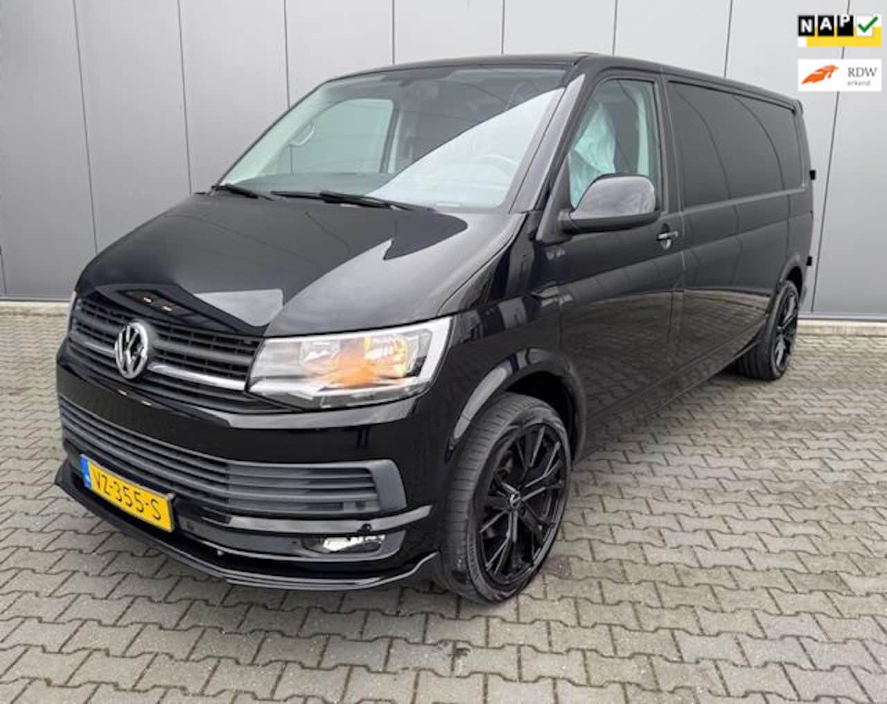 Volkswagen Transporter - 2.0 TDI LANG AUTOMAAT NAVI CRUISE TREKHAAK - AutoWereld.nl