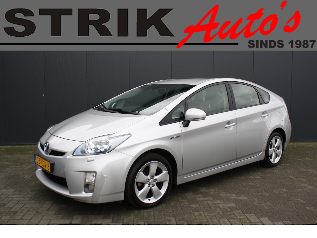 Toyota Prius - 1.8 Dynamic - NAVIGATIE - CAMERA - PDC - AutoWereld.nl