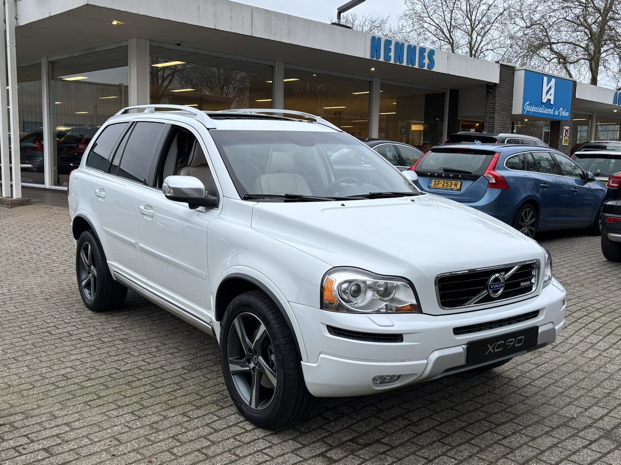 Volvo XC90 - 3.2 AWD 243pk R-Design Schuifdak BLIS - AutoWereld.nl