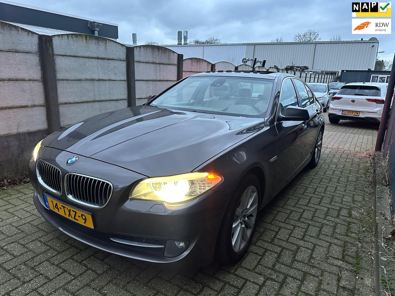 BMW 5-serie - 523i High Executive SCHUIFKANTELDAK/ LM VELGEN/ LEER! - AutoWereld.nl