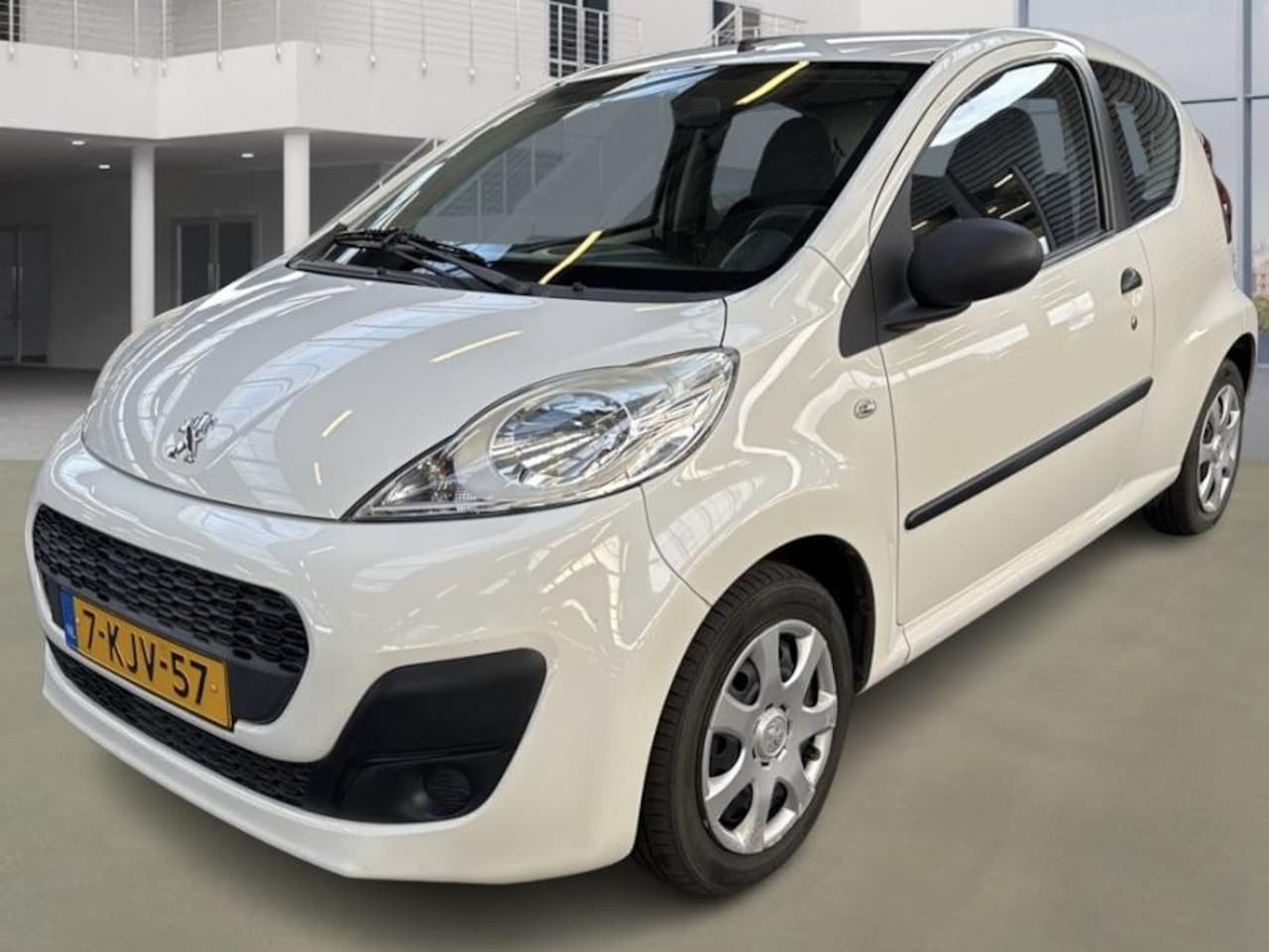 Peugeot 107 - 1.0 Accent Ed. I AIRCO I 103 dkm I NL AUTO I ZUINIG - AutoWereld.nl