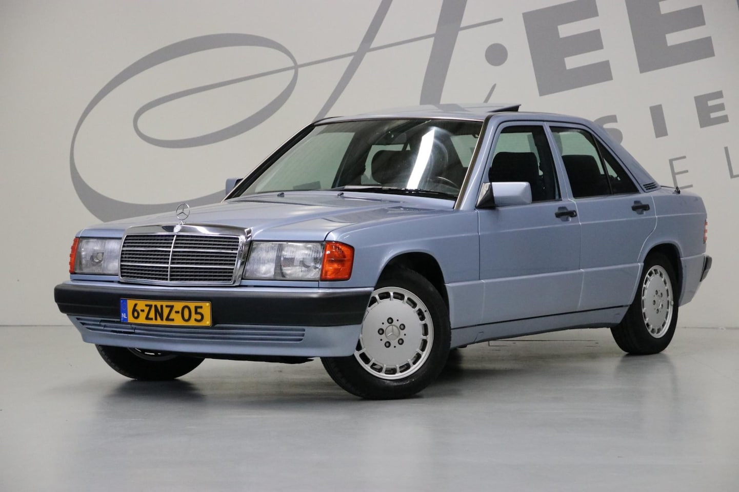 Mercedes-Benz 190-serie - 2.0 E/ Schuifdak/ Automaat/ Elektrische ramen - AutoWereld.nl