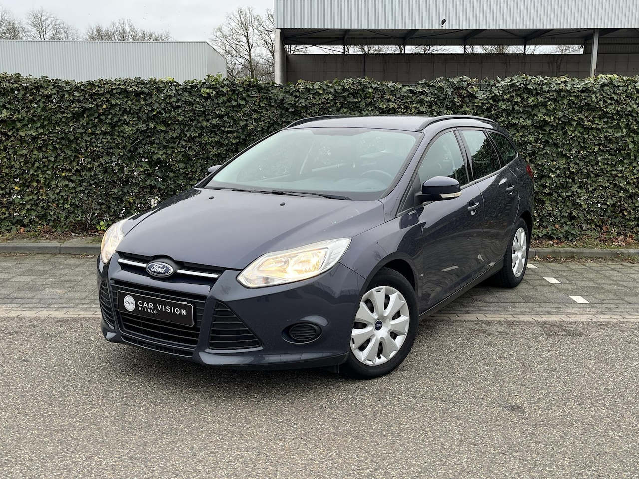 Ford Focus Wagon - 1.0 EcoBoost * Airco * Nieuwe distributie * Trekhaak - AutoWereld.nl