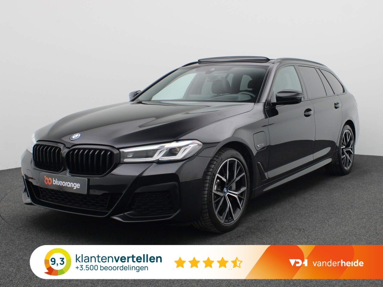 BMW 5-serie Touring - 530e xDrive M-Sport 292PK AUT8 Keyless, Surround Camera, Head-Up Display, Hifi, Panoramada - AutoWereld.nl