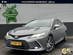 Toyota Camry - 2.5 Hybrid Premium CVT Automaat 1e eigenaar nieuw geleverd Incl: AppleCarPlay / AndroidAut