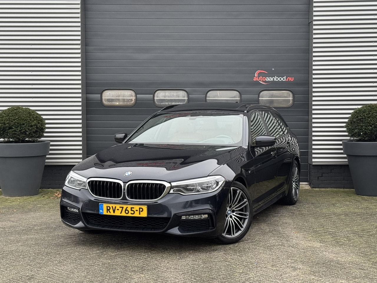 BMW 5-serie Touring - 520i High Executive M-Sport | Panoramadak | Head-Up Display | 360* Camera | Lederen Bekled - AutoWereld.nl