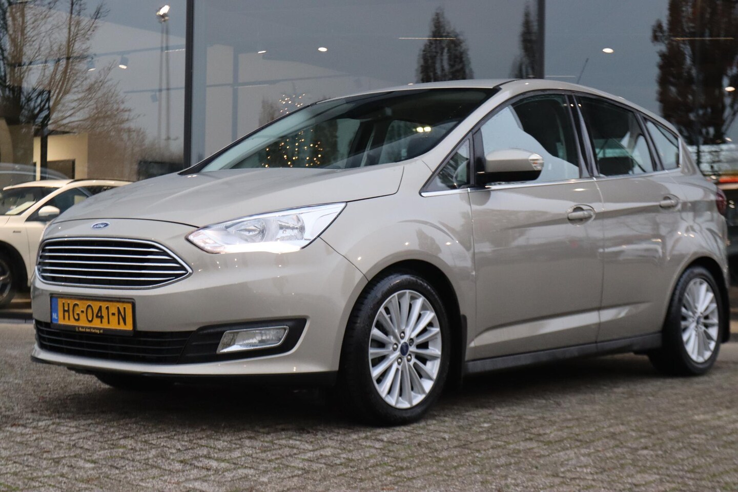 Ford C-Max - 1.0 TITANIUM | TREKHAAK | BLUETOOTH | CRUISE | VOORRUIT VERW. | PDC | CLIMATE | LMV | - AutoWereld.nl