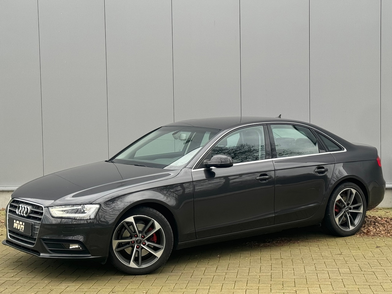 Audi A4 Limousine - 1.8 TFSI Business Edition - Climate - Cruise - Trekhaak - OrigNL - NAP - AutoWereld.nl