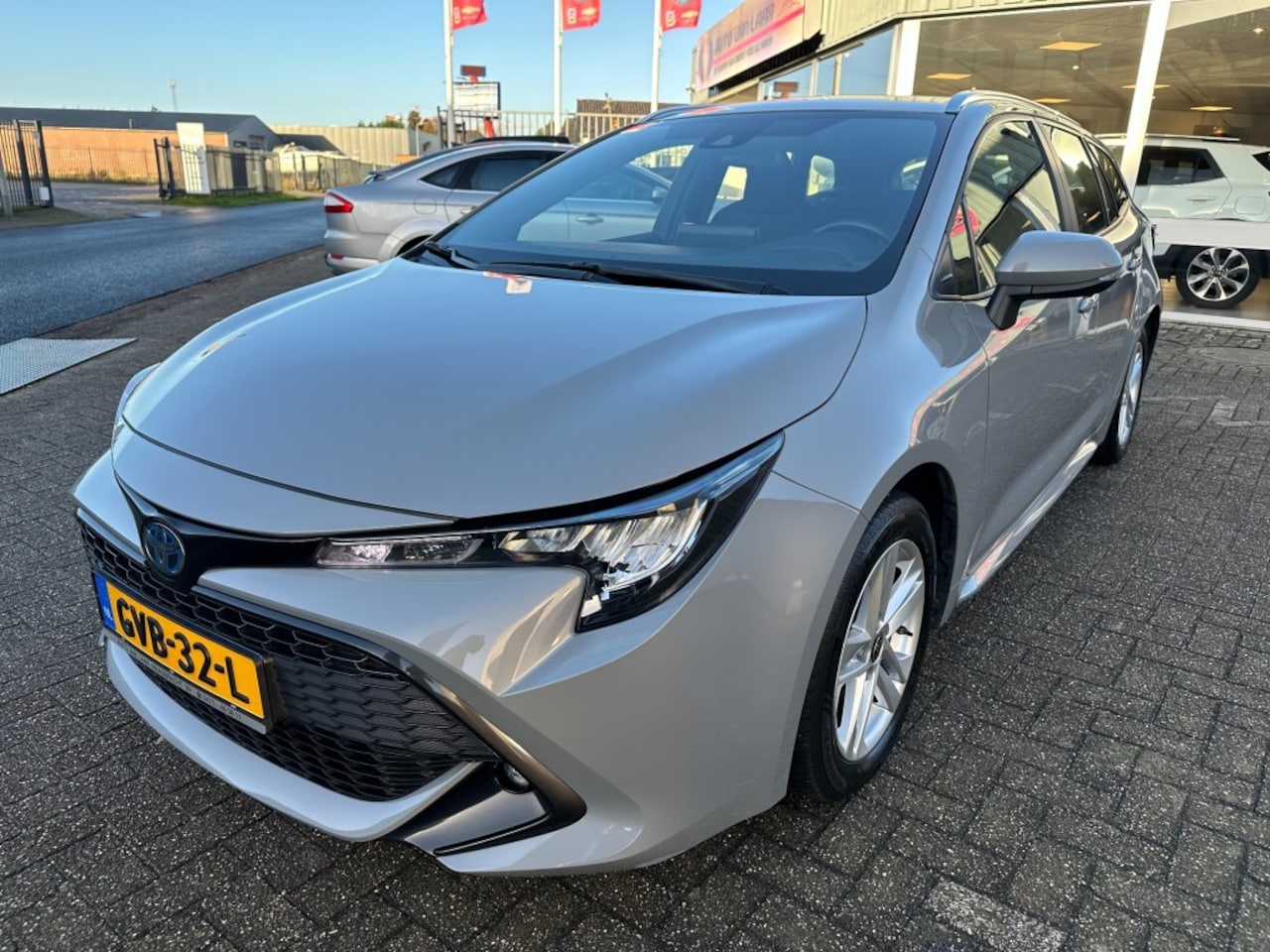 Toyota Corolla - 1.8 Hybrid Business 1.8 Hybrid Business+ - AutoWereld.nl