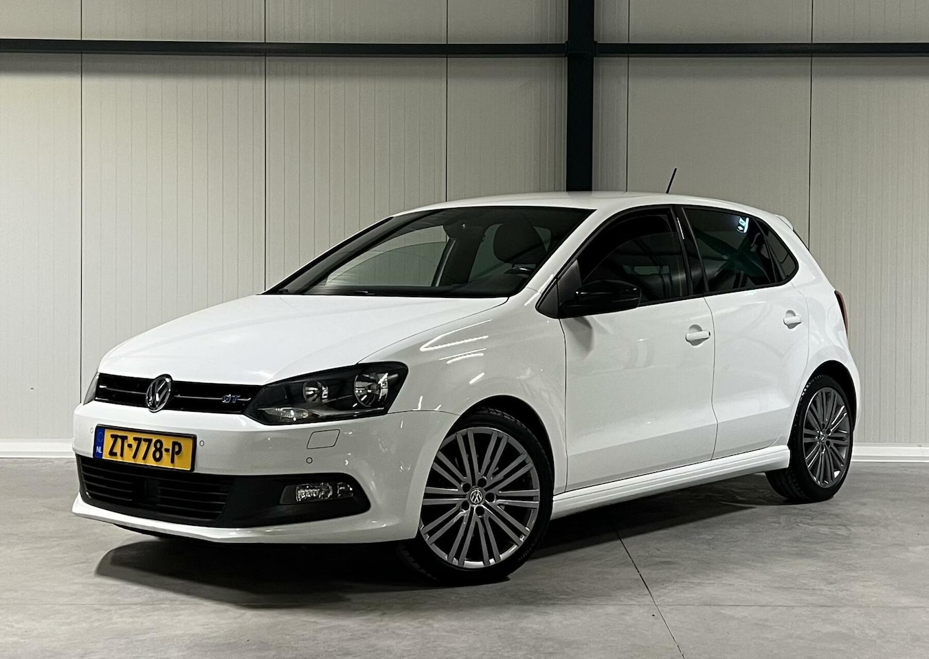 Volkswagen Polo - 1.4 TSI BlueGT 150PK Cruise PDC Stoelverwarm - AutoWereld.nl