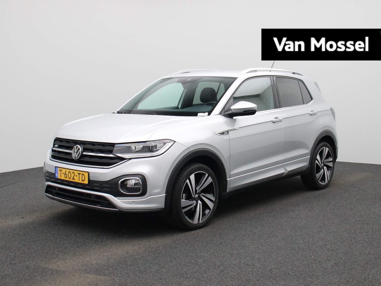 Volkswagen T-Cross - 1.0 TSI R-Line | Navigatie | Airco | Parkeersensoren Voor/achter | LMV | LED | Camera | Cr - AutoWereld.nl