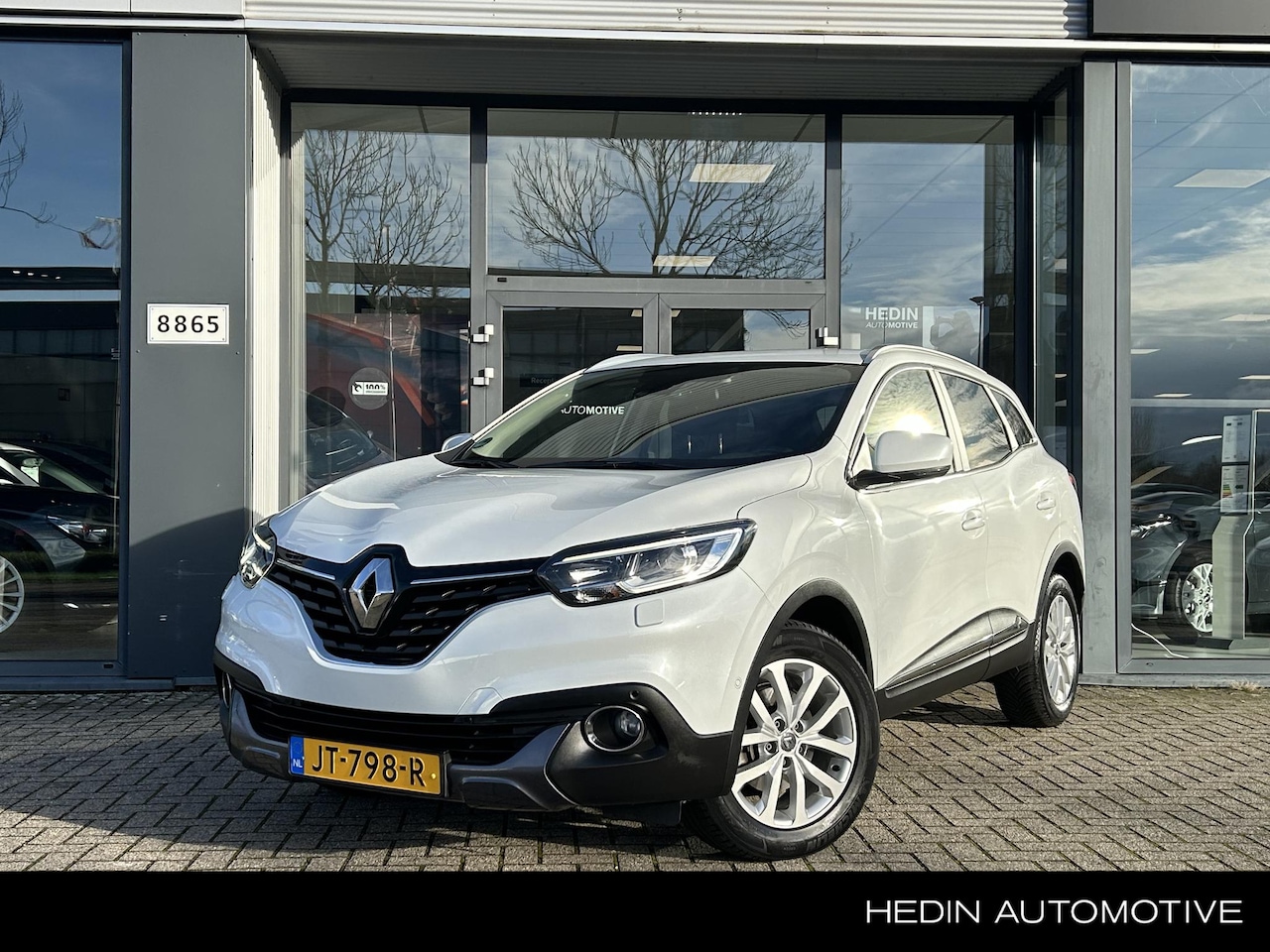 Renault Kadjar - 1.2 TCe Intens | Voorruit/stoel verwarming | Trekhaak | Sensoren voor + achter | Achteruit - AutoWereld.nl