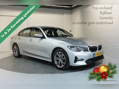 BMW 3-serie - 320i High Executive Automaat | Leder Sportint | Carplay | Camera | Dealer