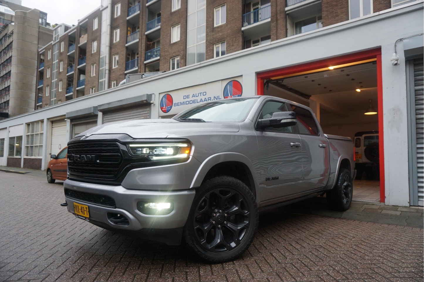 Dodge Ram 1500 - 5.7 V8 HEMI AWD AUT8 Limited Night Edition * Luchtvering * Panoramadak * Harman Kardon * G - AutoWereld.nl