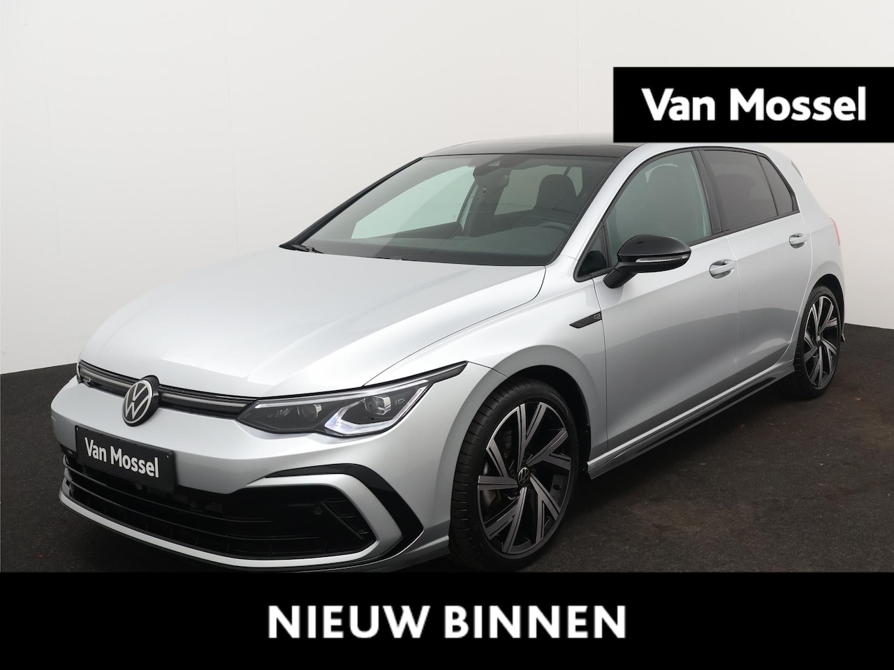 Volkswagen Golf - 1.5 eTSI R-Line Business | ACHTERUITRIJCAMERA | PANORAMADAK | NAVIGATIE | APPLE CARPLAY | - AutoWereld.nl